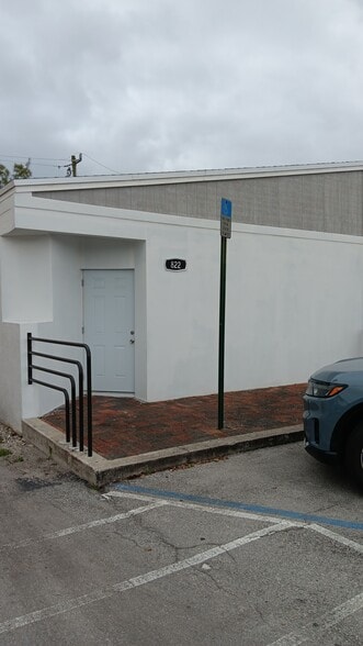 Primary Photo Of 822 SE 8th Ave, Deerfield Beach Storefront Retail Office For Sale