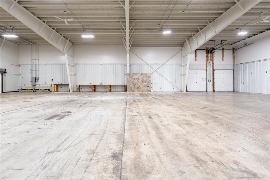 More Photos Of 2151 Van Horn Rd, Fairbanks Warehouse For Sale