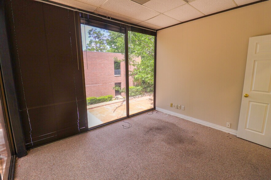 More Photos Of 13131 Champions Dr, Houston Medical For Lease