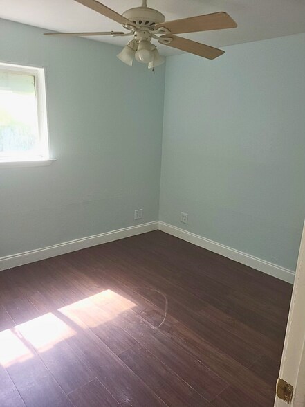 More Photos Of 2300 Live Oak St, Commerce Apartments For Sale