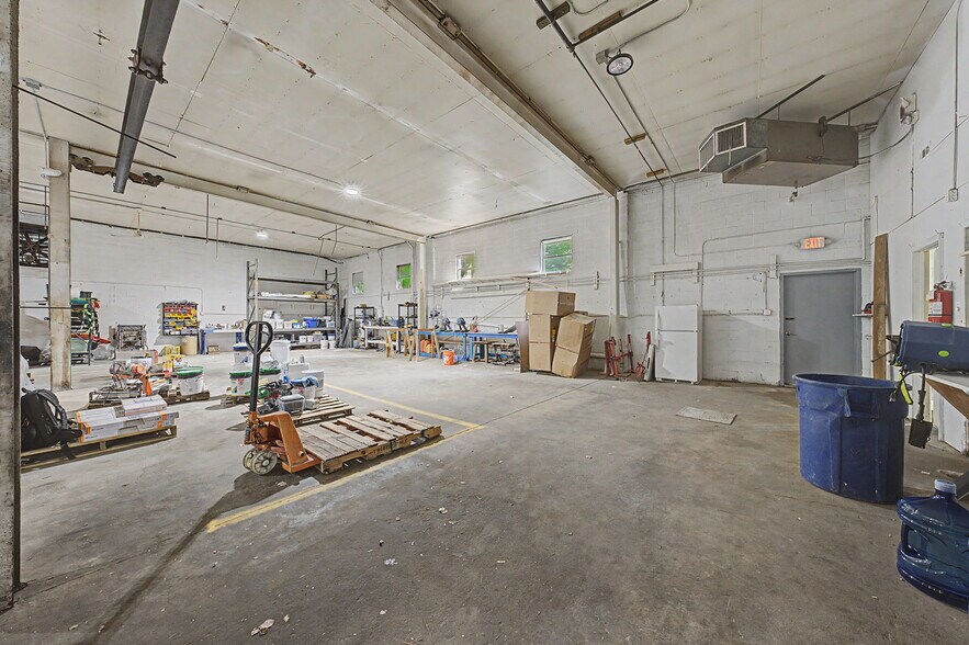 More Photos Of 23 Malcolm St, Morristown Industrial For Sale
