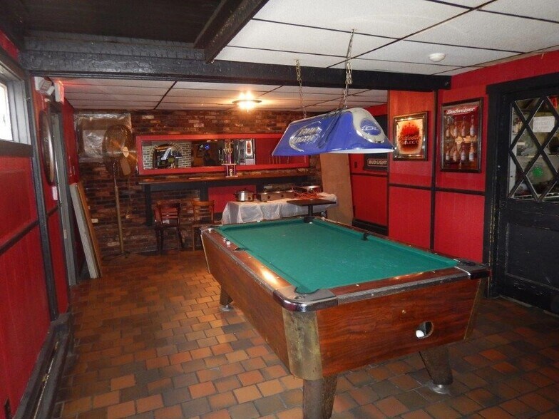 More Photos Of 354 Tiogue Ave, Coventry Restaurant For Sale