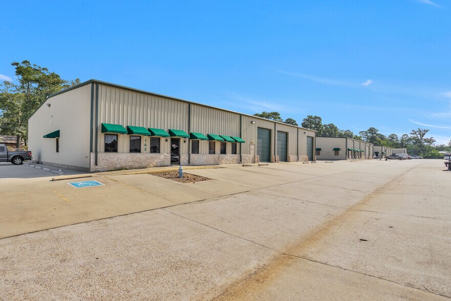 More Photos Of 2418 N Frazier, Conroe Warehouse For Lease