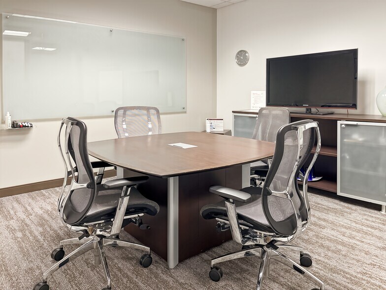 More Photos Of 11414 W Park Pl, Milwaukee Coworking Space