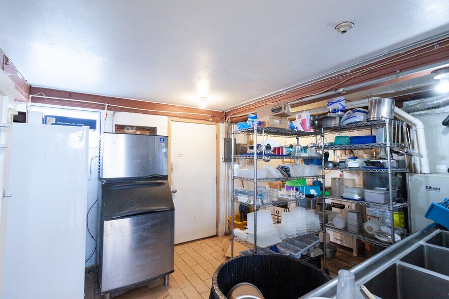 More Photos Of 262 E Whalen, Guernsey Specialty For Sale