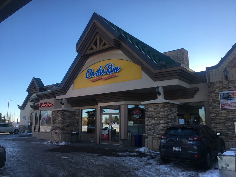 More Photos Of 411 Airport Rd E, Leduc County Storefront For Lease