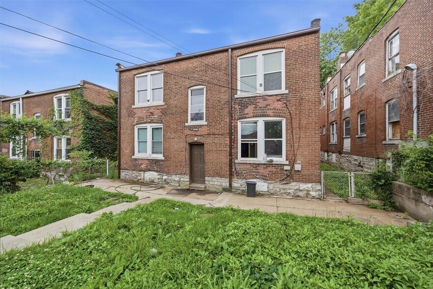More Photos Of 2845 Meramec St, Saint Louis Multifamily For Sale