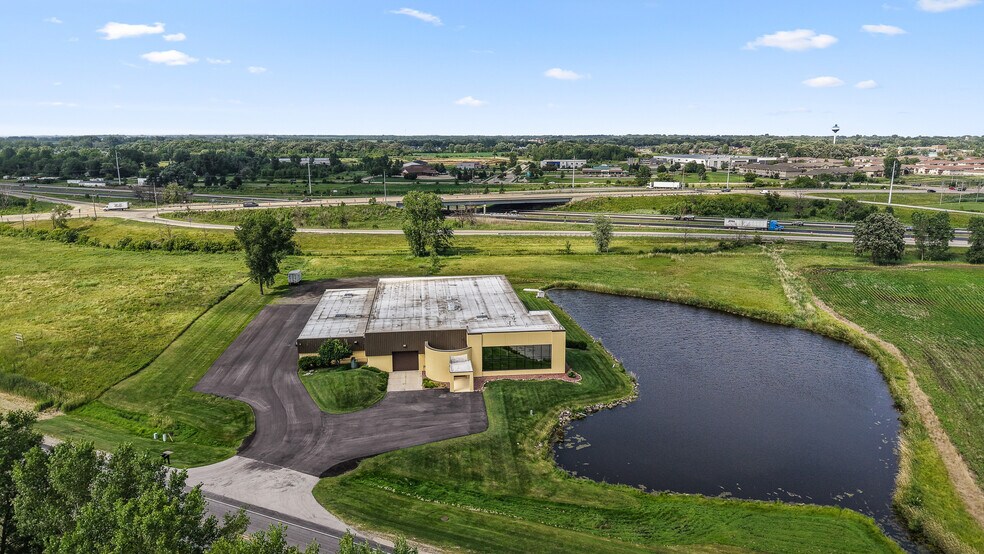 More Photos Of 560 Rolling Meadows, Fond Du Lac Light Distribution For Sale