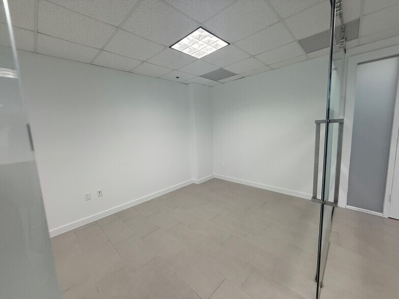 More Photos Of 150 SE 2nd Ave, Miami Office Residential For Lease