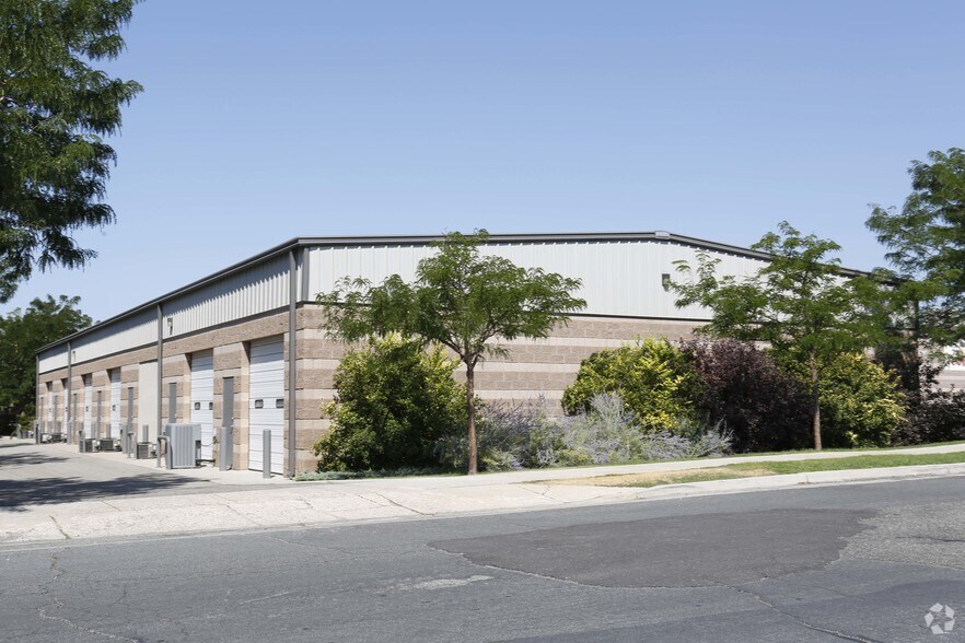 More Photos Of 570-575 E 1700 S, Clearfield Warehouse For Lease