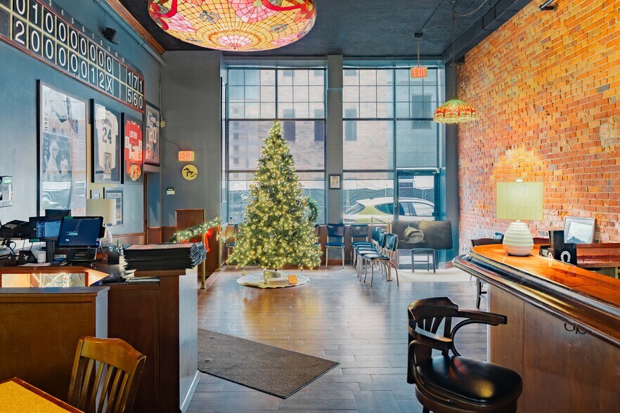 More Photos Of 440 Clinton St, Detroit Storefront Retail Office For Sale