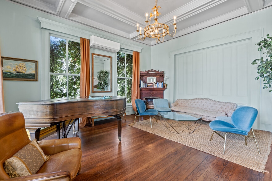 More Photos Of 1103 33rd St, Galveston Hotel For Sale