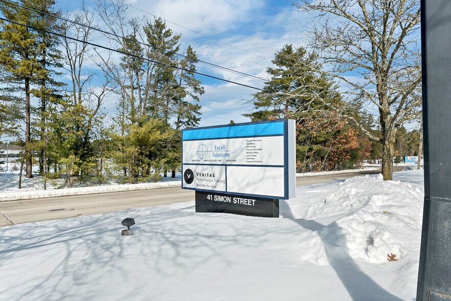 More Photos Of 41 Simon St, Nashua Flex For Lease