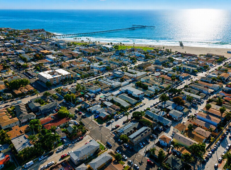 More Photos Of 2104-2110 Bacon St, San Diego Apartments For Sale