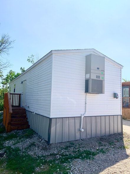 More Photos Of 3621 County Road 161, Alvin Multifamily For Sale