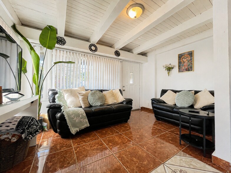 More Photos Of 515 Wilson Ave, Bakersfield Apartments For Sale