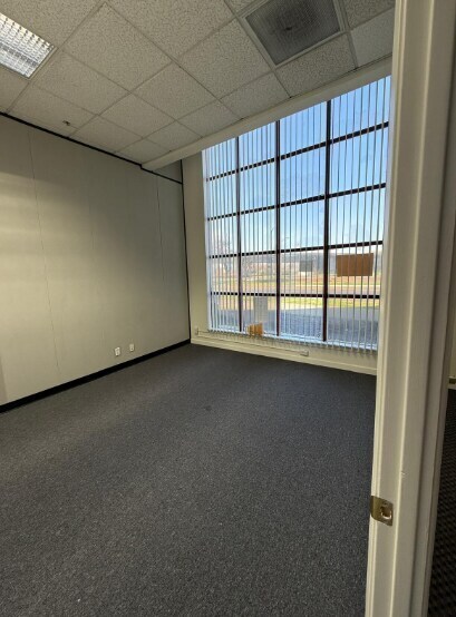 More Photos Of 2150 Mariner Square Dr, Alameda Office For Lease