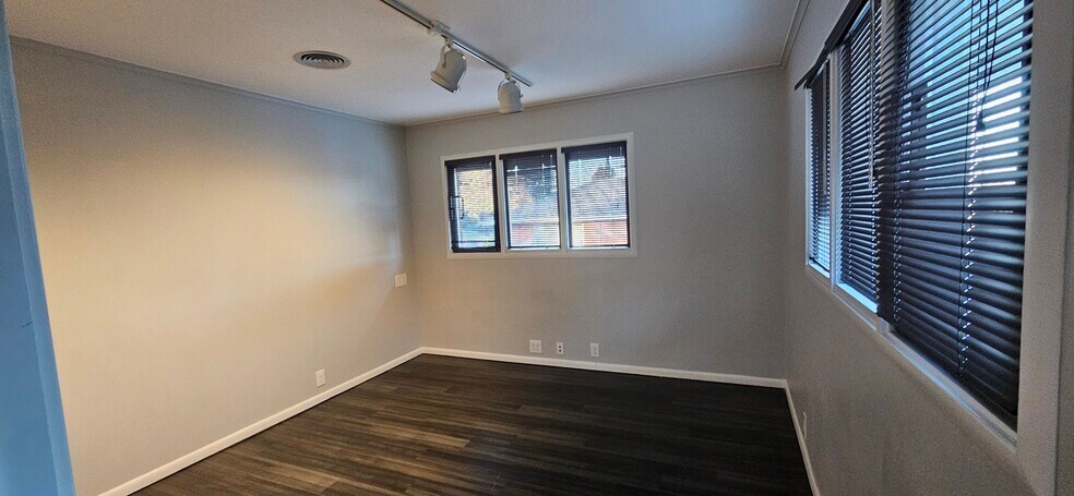 More Photos Of 6409 Fleming St, Everett Office For Lease