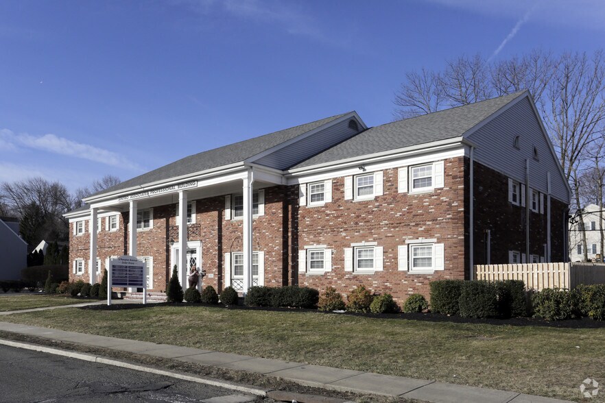 More Photos Of 6 Pompton Ave, Cedar Grove Medical For Lease