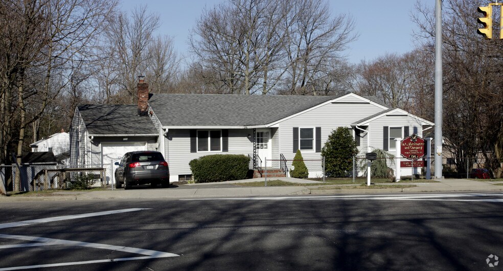 More Photos Of 198 Terry Rd, Smithtown Office For Sale