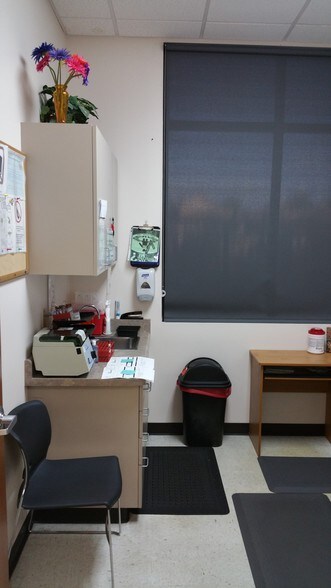 More Photos Of 16515 S 40th St, Phoenix Office For Sale