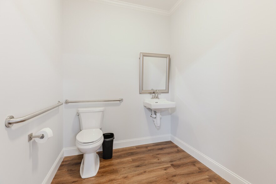More Photos Of 501 W Forsyth St, Americus General Retail For Sale