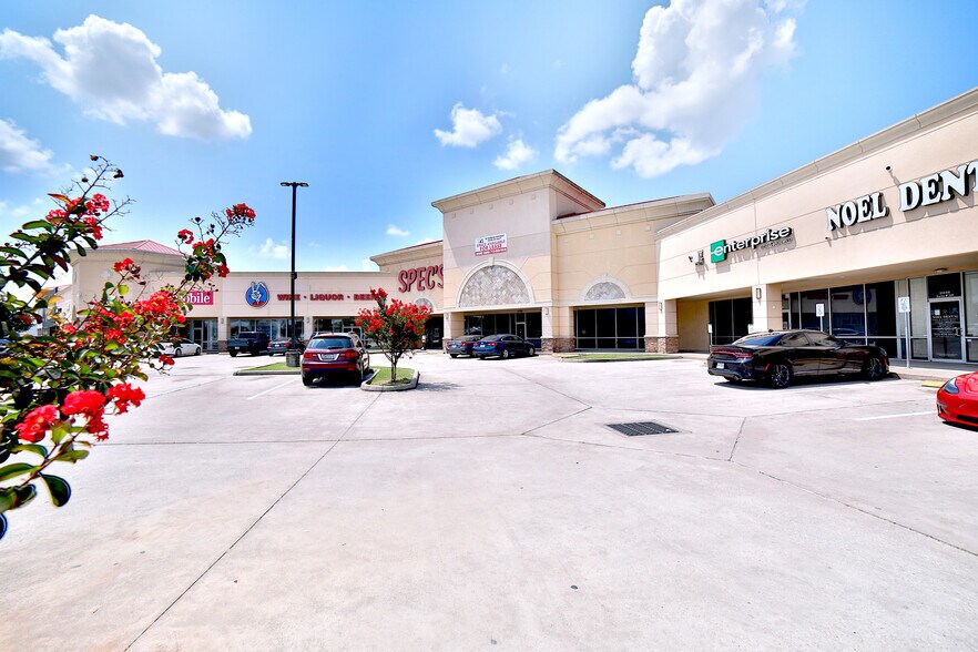 More Photos Of 11130 Gulf Fwy, Houston Unknown For Lease