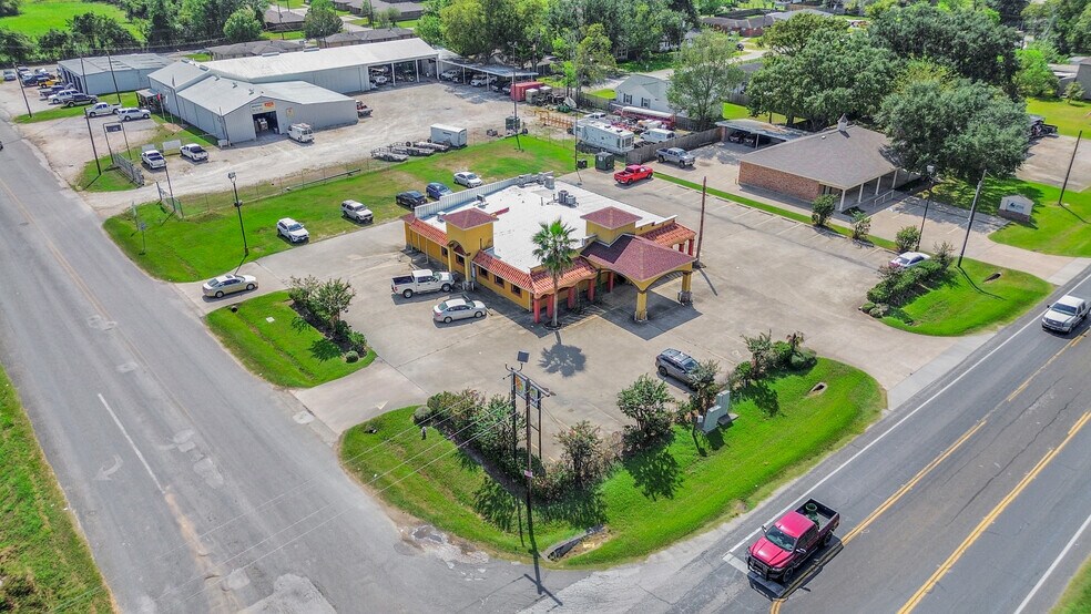 More Photos Of 901 W Clayton St, Dayton Restaurant For Lease