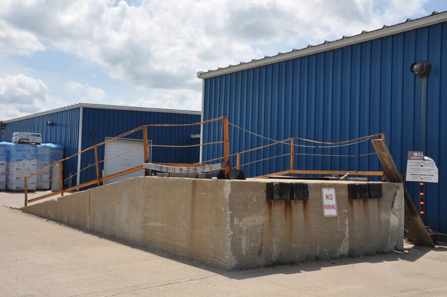More Photos Of 1401 Fallon Ave NE, Monticello Warehouse For Lease