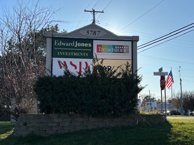 More Photos Of 5787 Stadium Dr, Kalamazoo Office For Sale