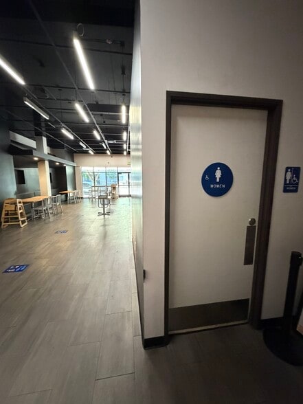 More Photos Of 331 E Weber Ave, Stockton Freestanding For Lease