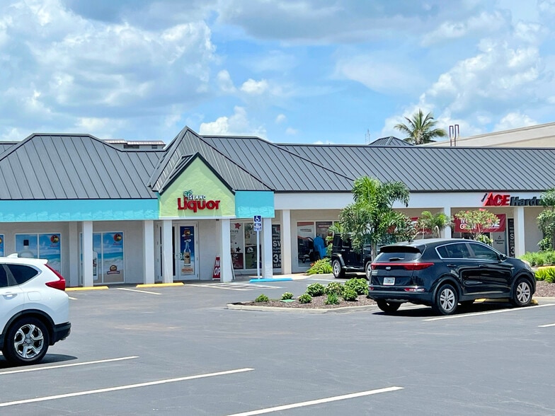 More Photos Of 7205 Estero Blvd, Fort Myers Unknown For Lease