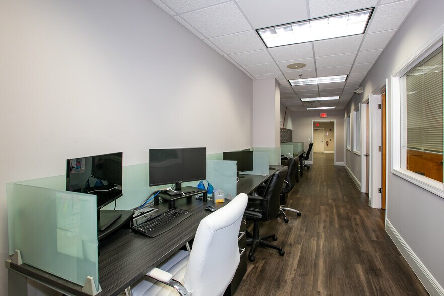 More Photos Of 2690 Weston Rd, Weston Office For Lease