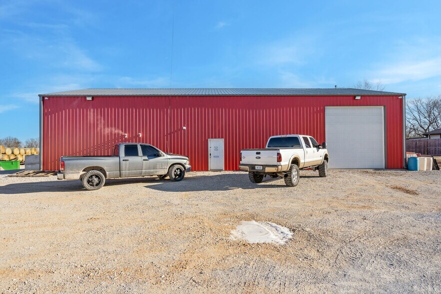 More Photos Of 317 US-60, Billings Truck Terminal For Sale