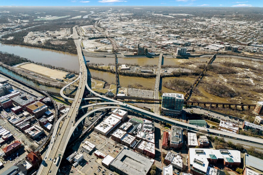 More Photos Of 1217-1219 E Main St, Richmond Storefront For Sale