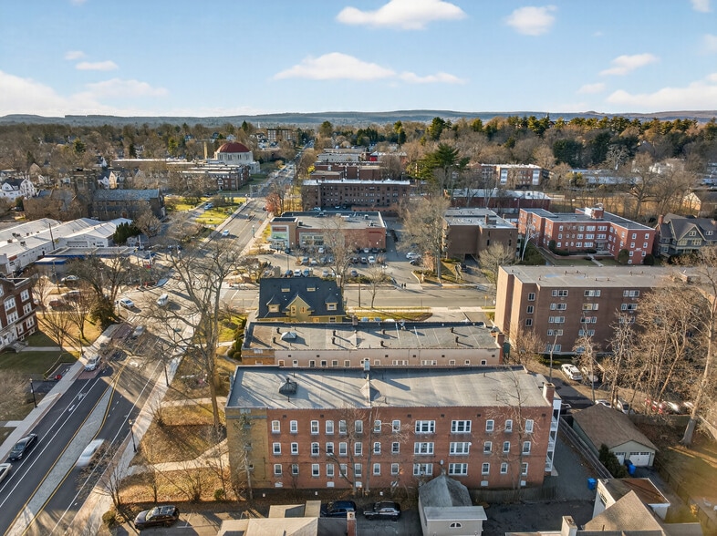 More Photos Of 660-662 Farmington Ave, Hartford Apartments For Sale