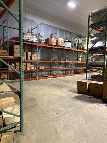 More Photos Of 479 Ferguson Rd, Dunbar Refrigeration Cold Storage For Sale