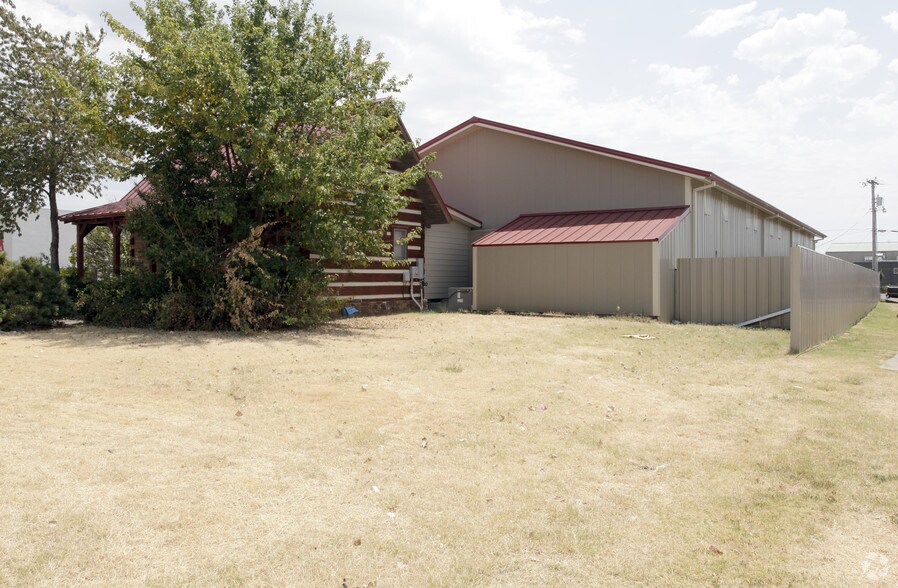 More Photos Of 601 W Oakland St, Broken Arrow Office Residential For Sale