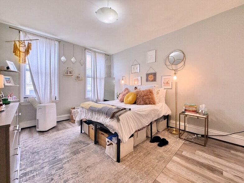 More Photos Of 227 Clinton St, Hoboken Apartments For Sale