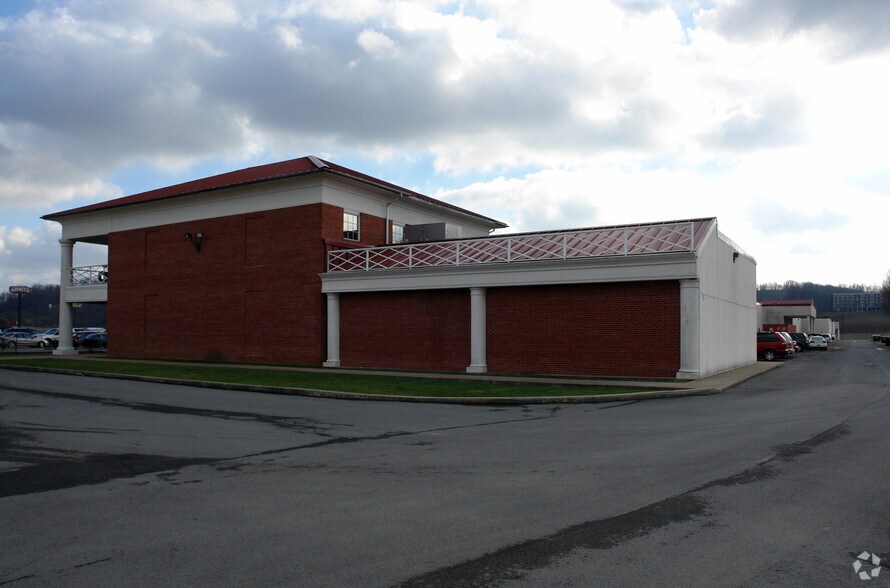 More Photos Of 245 B Skidmore Ln, Sutton Unknown For Lease