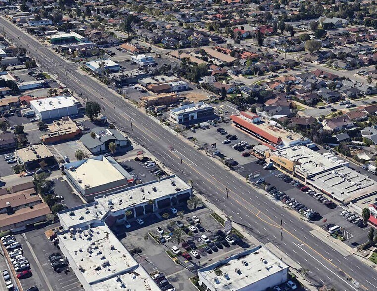 More Photos Of 658 N Tustin St, Orange Freestanding For Sale