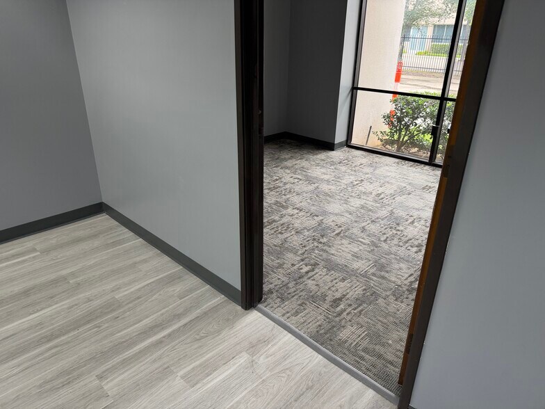 More Photos Of 801-815 Greenview Dr, Grand Prairie Unknown For Lease