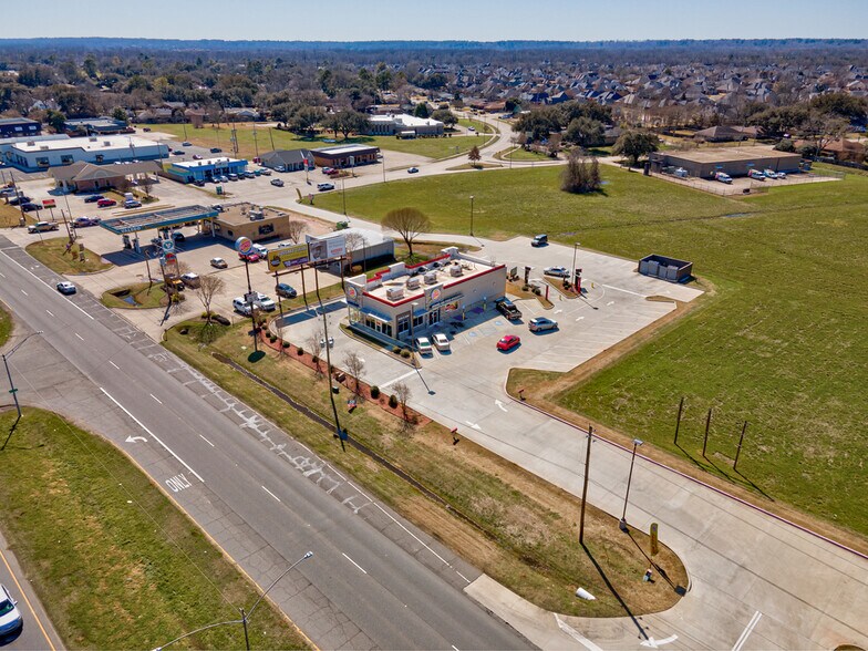 More Photos Of 8776 Youree Dr, Shreveport Freestanding For Sale