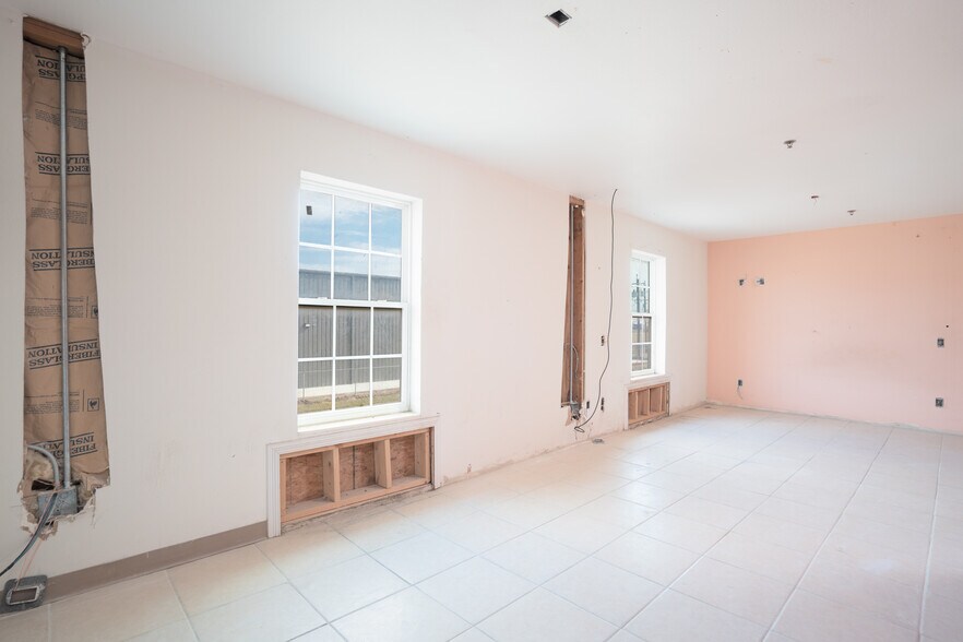 More Photos Of 2301 E Expressway 83, Donna Hotel For Sale