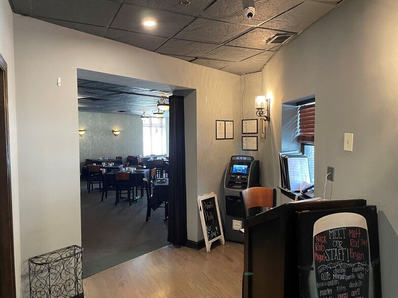 More Photos Of 17265 S Oak Park Ave, Tinley Park Office For Lease