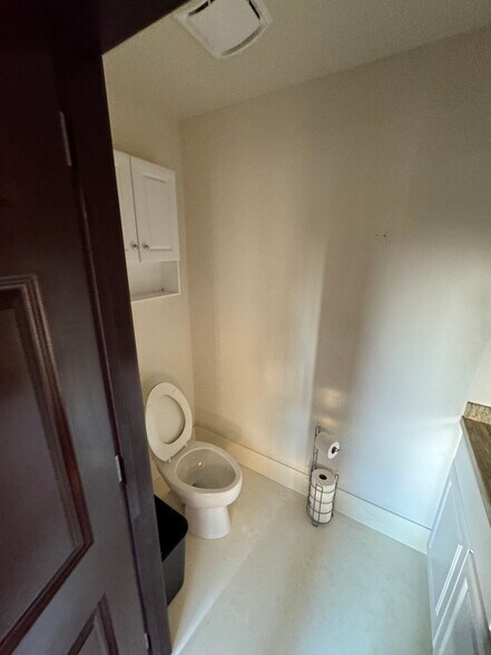 More Photos Of 200 San Marlo Way, Pacifica Office Residential For Lease