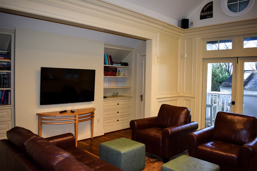 More Photos Of 6124 MacArthur Blvd, Bethesda Restaurant For Sale