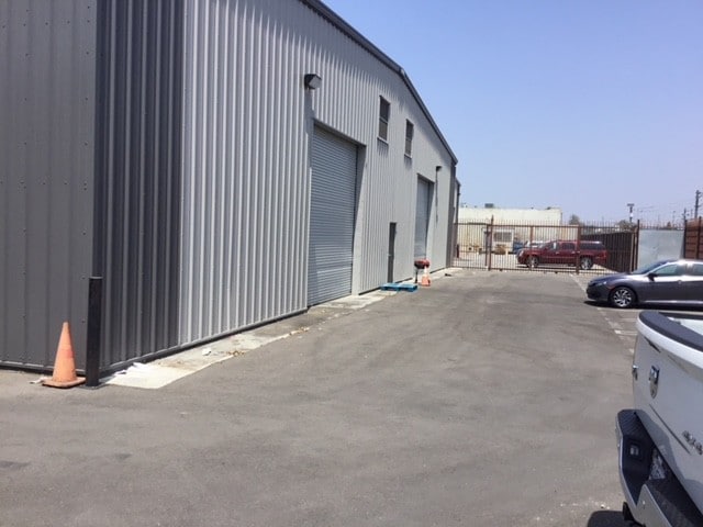 More Photos Of 7522 Maie Ave, Los Angeles Manufacturing For Lease