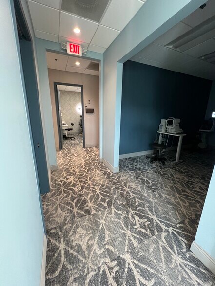 More Photos Of 1624 W Main St, Franklin Storefront Retail Office For Sale