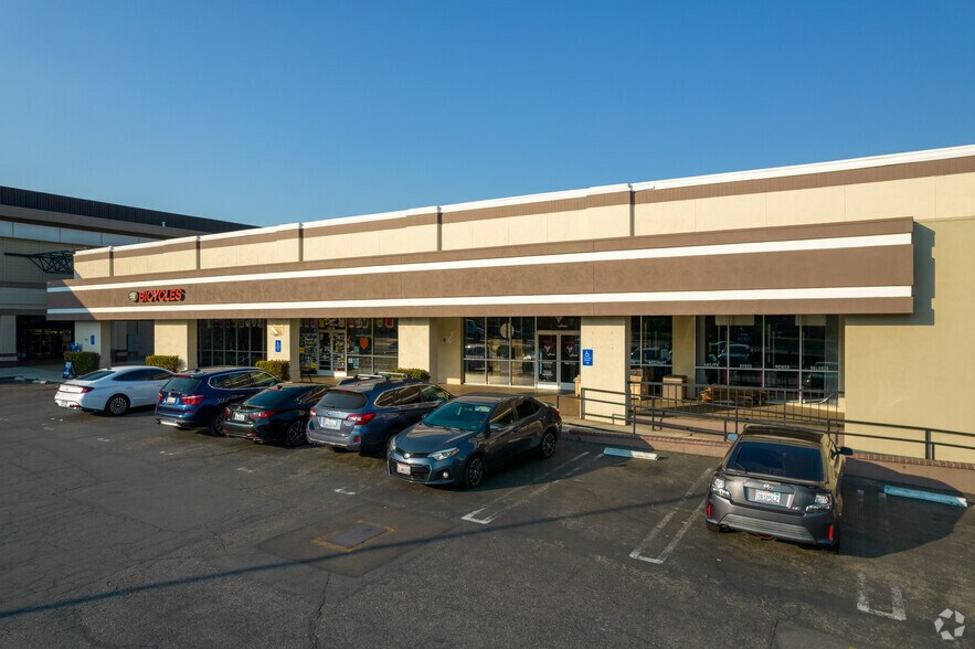 More Photos Of 700 E Redlands Blvd, Redlands Unknown For Lease